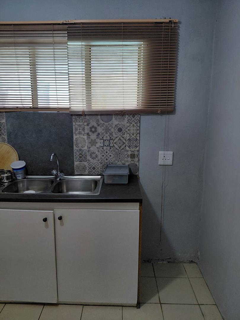 To Let 1 Bedroom Property for Rent in Oakdale Western Cape